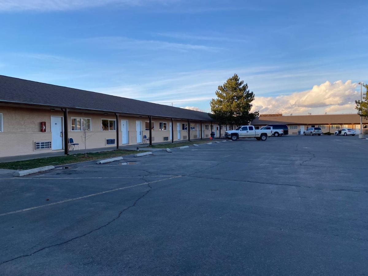 Travelodge By Wyndham Hwy 64 2*