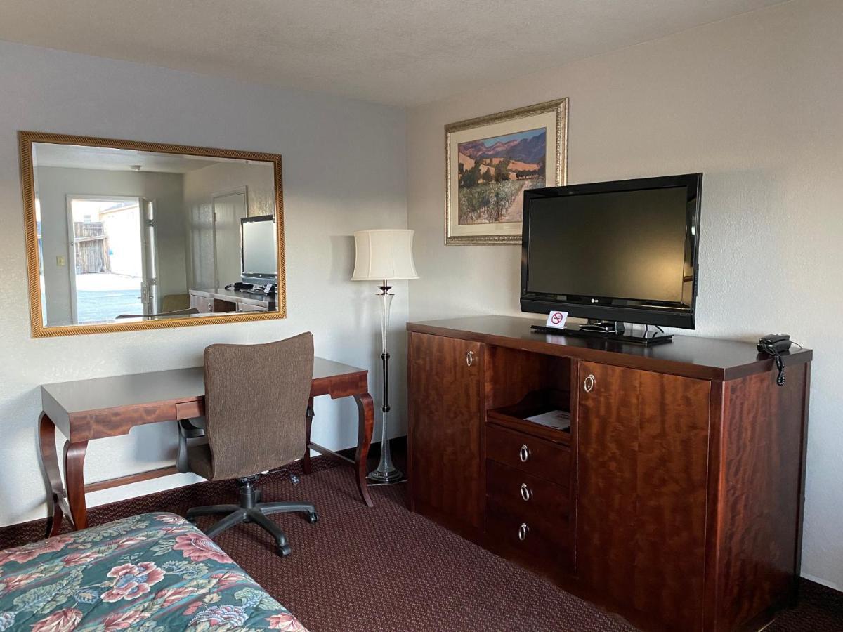Travelodge By Wyndham Hwy 64 Motel 2*