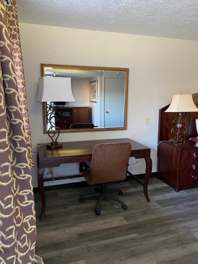 Motel Travelodge By Wyndham Hwy 64