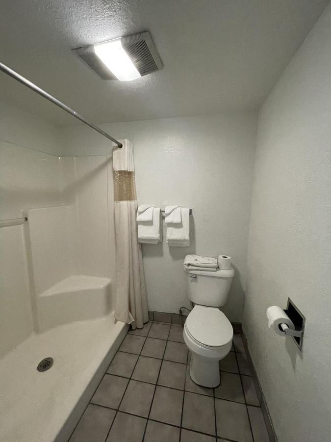 Travelodge By Wyndham Hwy 64