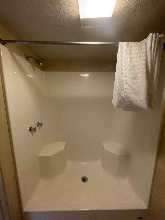 Travelodge By Wyndham Hwy 64 2* Farmington